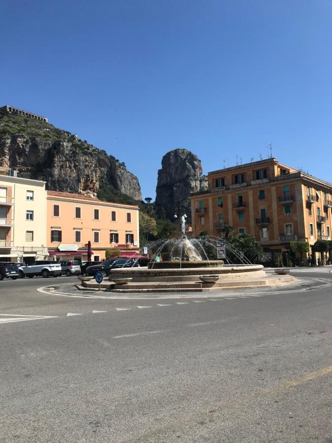 B E B Riviera Di Levante Terracina Exterior foto